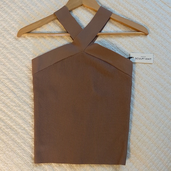 Babaton Aritzia Criss Cross Tank Top - Picture 1 of 3